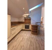 3 Zimmer Dachgeschoss Wohnung - 1.100,00&nbsp;EUR Kaltmiete, ca.&nbsp; 100,00&nbsp;m&sup2; in Waldkirchen (PLZ: 94065)