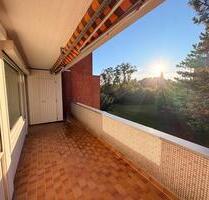 Erstbezug nach Sanierung: 3-Zi.-Wohnung mit Balkon und 2 TG-Stell - Hamburg Stellingen