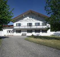 Großes Einfamilienhaus mit Einliegerwohnung und Naturbezug - Roßbach