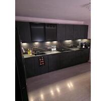 80m² Erdgeschoss Wohnung, 2 Badezimmer + LuxusKüche - Bochum