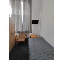 Titz – Möbliertes kleines Zimmer mit TV & Kühlschrank – 250 € War