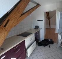Charmante 3-Zimmer-Dachgeschosswohnung mit Einbauküche in Mannhei - Mannheim Almenhof