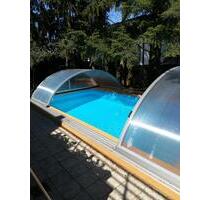 Freistehendes Einfamilienhaus mit Pool, Garten & Garage in Karben