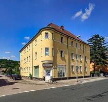 Frisch saniertemodernisierte Familienwohnung mit Balkon, Tageslichtbad und Garage. - Freital