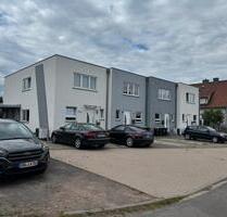 Modernes voll unterkellertes Reihenmittelhaus in Lindhorst