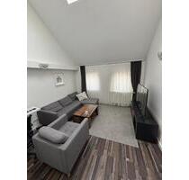 Helle 4-Zimmer-Dachgeschosswohnung mit EBK, Balkon und Garage im Stadtteil Idar - Idar-Oberstein