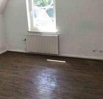 Sofort einziehen: interessante 2,5-Zimmmer-Dachgeschoss-Wohnung - Lübeck Sankt Lorenz Nord