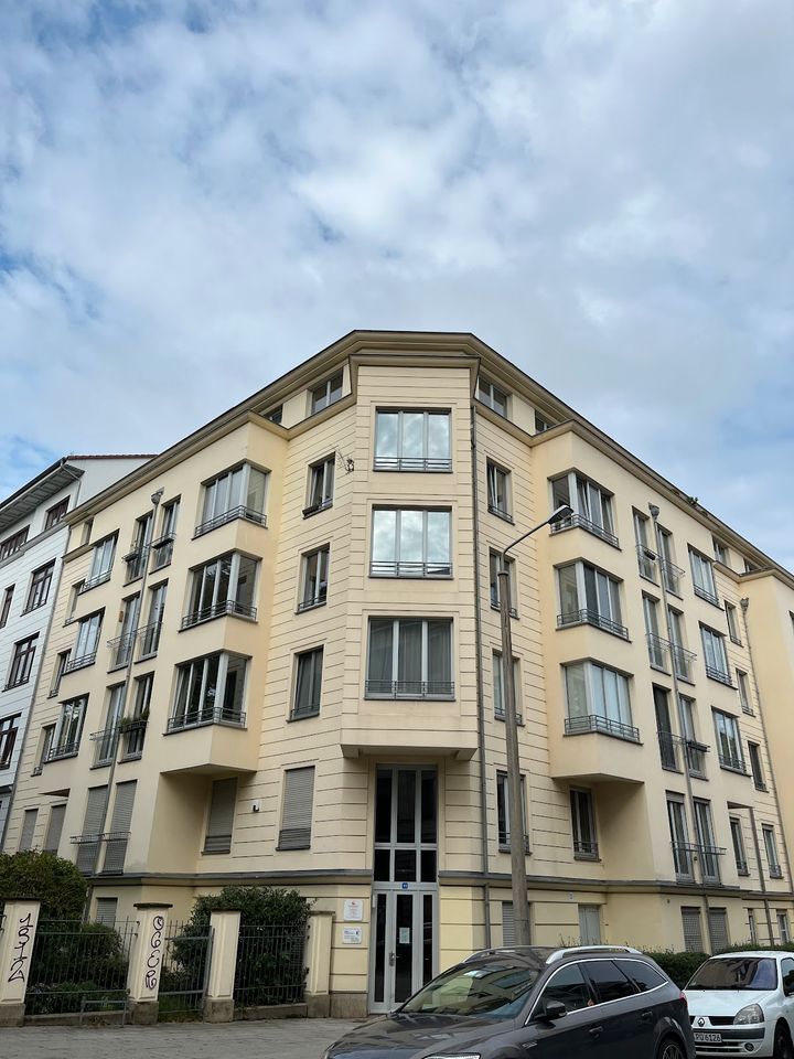 1-Raum-Wohnung mit Einbauküche und Balkon - Leipzig