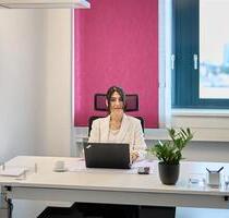 Schickes Büro mit Skylineblick, erschwinglich, ab 1 Monat, Pauschalmiete - Frankfurt am Main Ostend