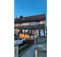 Helle Dachgeschosswohnung - 780,00&nbsp;EUR Kaltmiete, ca.&nbsp; 65,00&nbsp;m&sup2; in Wendelstein (PLZ: 90530)