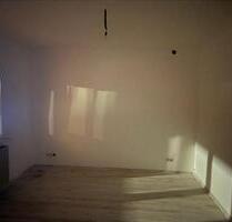 Helle 1 ZKB Wohnung ideal für Single frisch renoviert ab sofort - Siegen Kaan-Marienborn