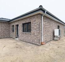 Neubau-Traum: Rechte Doppelhaushälfte mit Terrasse und Garten - Hemmoor