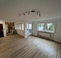 Frisch renovierte & bezugsfertige 1,5-Zimmer-Wohnung – barrierefrei, Südbalkon & Tiefgarage - Villingen-Schwenningen