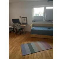Vermiete Studio-Apartment mit Balkon in Stuttgart