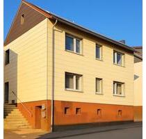 Zweifamilienhaus in Altenbeken - 270.000,00 EUR Kaufpreis, ca.  152,00 m² in Altenbeken (PLZ: 33184)