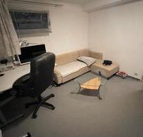 Untergeschoss 2-Zimmer-Wohnung - 800,00 EUR Kaltmiete, in Stuttgart (PLZ: 70184) Bopser