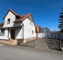Einfamilienhaus mit Potenzial - 48.000,00 EUR Kaufpreis, ca.  105,00 m² in Werra-Suhl-Tal (PLZ: 99837)