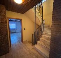 Ruhiges Doppelhaushälfte mit Kamin und Einbauküche - Gaggenau