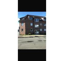 Dachgeschosswohnung - 1.100,00 EUR Kaltmiete, ca.  74,00 m² in Duisburg (PLZ: 47443) Hochheide