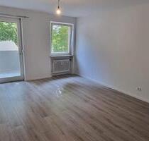 FREIE ! 2 ZKB Wohnung mit Balkon, Aufzug, NEUE EBK, 1.OG NEU SAN. - Augsburg Firnhaberau