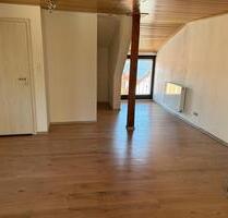 Wohnung zum Vermieten - 750,00 EUR Kaltmiete, ca.  96,00 m² in Albertshofen (PLZ: 97320)