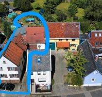 Kleines Haus mit Nebengebäuden und großem Garten - Stromberg