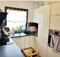 Traumhafte 3-Zimmer-Wohnung mit Balkon, Einbauküche & Garage in E - Büdingen