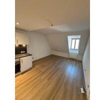 Moderne 2-Zimmer-Dachgeschosswohnung im Herzen von Gunzenhausen