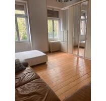 WG Zimmer für Frauen - 670,00 EUR Kaltmiete, ca.  30,00 m² in Frankfurt am Main (PLZ: 65929) Unterliederbach