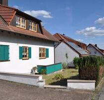 Großes Wohnhaus mit Einliegerwohung in Hohenroth