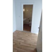Drei Zimmer Wohnung mit Bad - 569,00 EUR Kaltmiete, ca.  70,00 m² in Emden (PLZ: 26721)