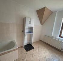 Schöne 2 Raumwohnung mit Tageslichtbad und Garage - Gornsdorf