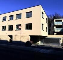 Neubau-Highlight: Helle 2-Zi.-Wohnung mit Einbauküche + Carport - Rechberghausen