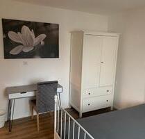 Vermiete Zimmer mit Dusche und WC und Gemeinschaftsküche - Neuenstein