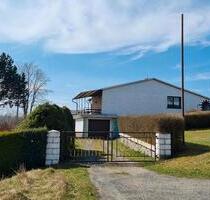 Einfamilienhaus mit ELW und riesigem Grundstück in Ortsrandlage - Saalfeld (Saale)