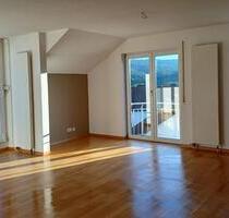 Helle 2,5-Zimmer-Dachgeschosswohnung mit Balkon in Plüderhausen