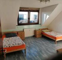 Zimmer zu vermieten - 400,00 EUR Kaltmiete, ca.  171,00 m² in Lohmar (PLZ: 53797)