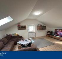 gemütliche 2 Zimmer-Wohnung mit Küche und Garage - Mengkofen