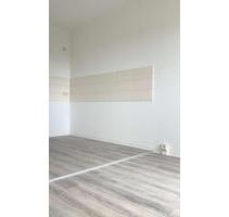 ** Singels aufgepasst ! Wir sanieren weiter, 2 Raum Wohnungen** - Dessau-Roßlau Brambach