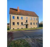 renovierte 3-Raum-Wohnung in Steinhagen Bützow mit Garage und Garten