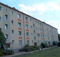 ... helle 3-Zimmer-Wohnung! - 330,00 EUR Kaltmiete, ca.  58,70 m² in Köthen (Anhalt) (PLZ: 06366)