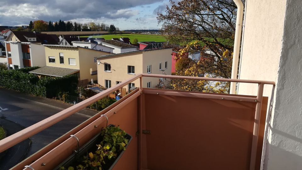 Geschmackvolle 3-Raum-Wohnung mit Balkon und EBK in Nürtingen