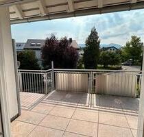 Hochwertige helle Wohnung mit Balkon in Sasbach