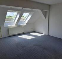 2 Zimmer Dachgeschosswohnung - 485,00 EUR Kaltmiete, in Lehrte (PLZ: 31275)