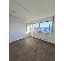 Neu sanierte 5-Raum- Wohnung mit Einbauküche, bezugsfertig ab 01.03.2026! - Glauchau