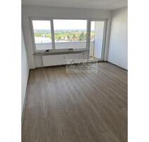 Oberursel, 2 Zimmer Wohnung, Balkon(Weitblick), EBK, Stellplatz - Oberursel (Taunus)