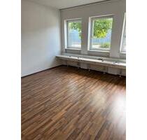 Büro Bürofläche Gewerbefläche - 650,00 EUR Kaltmiete, ca.  104,00 m² in Neumarkt in der Oberpfalz (PLZ: 92318) Altenhof