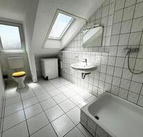 Helle 3-Zimmer-Wohnung im DG | ca. 66 m² | Gepflegter Zustand | Zentral in Cannstatt - Stuttgart Bad Cannstatt