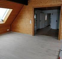 Helle 4-ZKB-Wohnung mit Balkon und Gartenblick zu vermieten - Höhn