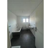 Schicke 4 Zimmer-Wohnung, Balkon, Keller, 2 Stellplätze - Nußloch